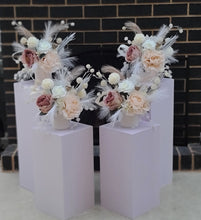 Load image into Gallery viewer, Plinth Acrylic white (25 x 25) - 50cm - HIRE ONLY
