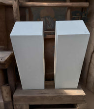 Load image into Gallery viewer, Plinth Acrylic white (25 x 25) - 70cm - HIRE ONLY
