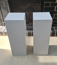 Load image into Gallery viewer, Plinth Acrylic white (25 x 25) - 70cm - HIRE ONLY
