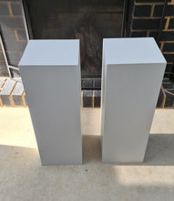 Load image into Gallery viewer, Plinth Acrylic white (25 x 25) - 70cm - HIRE ONLY
