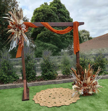 Load image into Gallery viewer, Rustic everlasting flowers &amp; wooden arbour – Option 2 - HIRE ONLY
