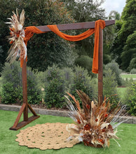 Load image into Gallery viewer, Rustic everlasting flowers &amp; wooden arbour – Option 2 - HIRE ONLY
