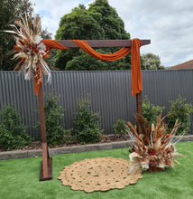 Load image into Gallery viewer, Rustic everlasting flowers &amp; wooden arbour – Option 2 - HIRE ONLY
