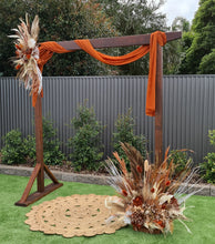 Load image into Gallery viewer, Rustic everlasting flowers &amp; wooden arbour – Option 2 - HIRE ONLY
