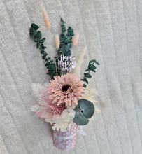 Load image into Gallery viewer, Mother's day everlasting flowers - Blush &amp; green
