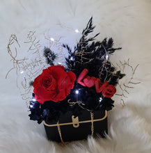 Load image into Gallery viewer, Elegant &amp; sophisticated preserved red rose in bag – Style 2
