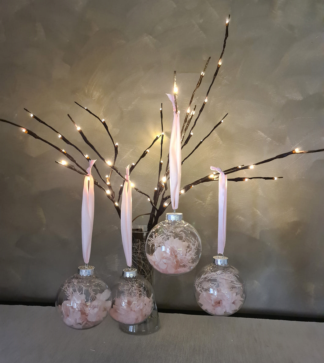 Set of 4 Preserved Flowers Christmas baubles in Blush Pink
