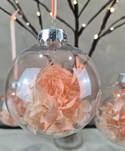 Load image into Gallery viewer, Set of 4 Preserved Flowers Christmas baubles in Blush Peach
