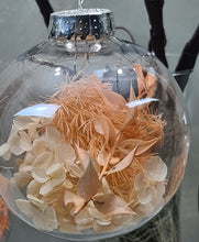Load image into Gallery viewer, Set of 4 Preserved Flowers Christmas baubles in Blush Peach
