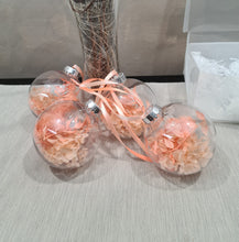 Load image into Gallery viewer, Set of 4 Preserved Flowers Christmas baubles in Blush Peach
