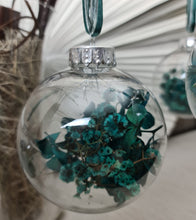 Load image into Gallery viewer, Set of 4 Preserved Flowers Christmas baubles in Emerald Green
