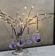 Load image into Gallery viewer, Set of 4 Preserved Flowers Christmas baubles in Purple
