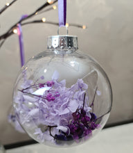 Load image into Gallery viewer, Set of 4 Preserved Flowers Christmas baubles in Purple
