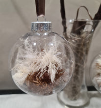 Load image into Gallery viewer, Set of 4 Preserved Flowers Christmas baubles in earth colours
