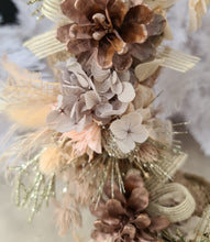Load image into Gallery viewer, Preserved everlasting flowers Christmas wreath
