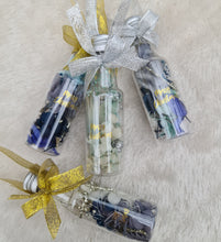 Load image into Gallery viewer, Preserved Everlasting flowers Christmas Bottles Xmas Décor - Blue Colours
