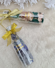 Load image into Gallery viewer, Preserved Everlasting flowers Christmas Bottles Xmas Décor - Blue Colours
