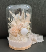 Load image into Gallery viewer, Mini Preserved flowers Xmas dome with glitter bauble - Neutral
