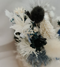 Load image into Gallery viewer, Mini Preserved flowers Xmas dome with glitter bauble – Blue, black &amp; white
