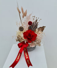 Load image into Gallery viewer, Preserved red rose with lights - MOT01
