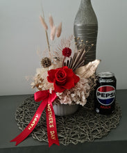 Load image into Gallery viewer, Preserved red rose with lights - MOT01
