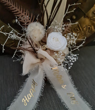 Load image into Gallery viewer, Mini white preserved peony - MOT06
