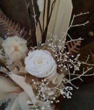 Load image into Gallery viewer, Mini white preserved peony - MOT06
