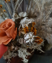 Load image into Gallery viewer, Orange mini rose arrangement - MOT07
