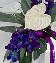 Load image into Gallery viewer, Singapore orchids &amp; anthurium flowers with lights - MOT08
