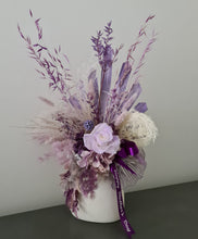 Load image into Gallery viewer, Dusty purple violet preserved flowers - MOT11
