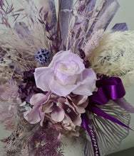 Load image into Gallery viewer, Dusty purple violet preserved flowers - MOT11
