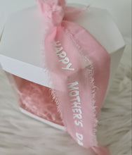 Load image into Gallery viewer, Mini burgundy preserved rose dome with gift box &amp; ribbon - MOT15
