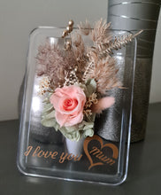 Load image into Gallery viewer, Clear frame vase with preserved flowers - MOT21
