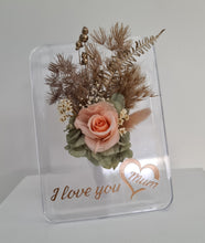 Load image into Gallery viewer, Clear frame vase with preserved flowers - MOT21
