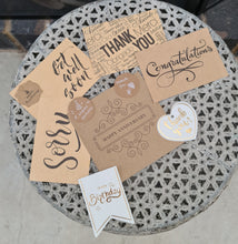 Load image into Gallery viewer, Everlasting flowers gift pack - Spring AB544

