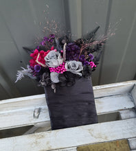 Load image into Gallery viewer, Preserved pocket flowers in dark tones
