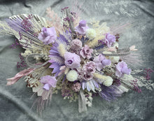 Load image into Gallery viewer, Everlasting welcome sign flowers
