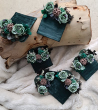 Load image into Gallery viewer, Emerald Pocket flowers for groom and groomsmen
