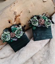 Load image into Gallery viewer, Emerald Pocket flowers for groom and groomsmen
