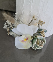 Load image into Gallery viewer, Wedding cake flowers topper in green &amp; white
