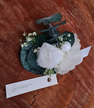 Load image into Gallery viewer, Green &amp; white preserved buttonholes w mini preserved roses
