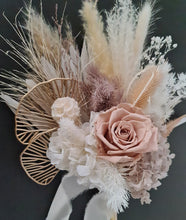 Load image into Gallery viewer, Boho bridesmaids bouquets - fully preserved
