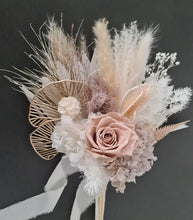 Load image into Gallery viewer, Boho bridesmaids bouquets - fully preserved
