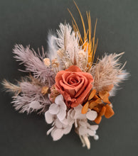 Load image into Gallery viewer, Everlasting flowers rustic buttonholes
