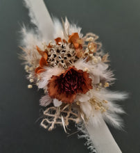 Load image into Gallery viewer, Mini corsage &amp; buttonhole for Page boy &amp; Flower girl
