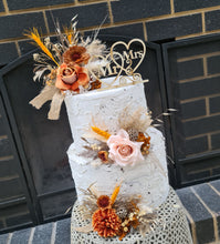Load image into Gallery viewer, 3 x cake flowers for wedding cake - rustic style
