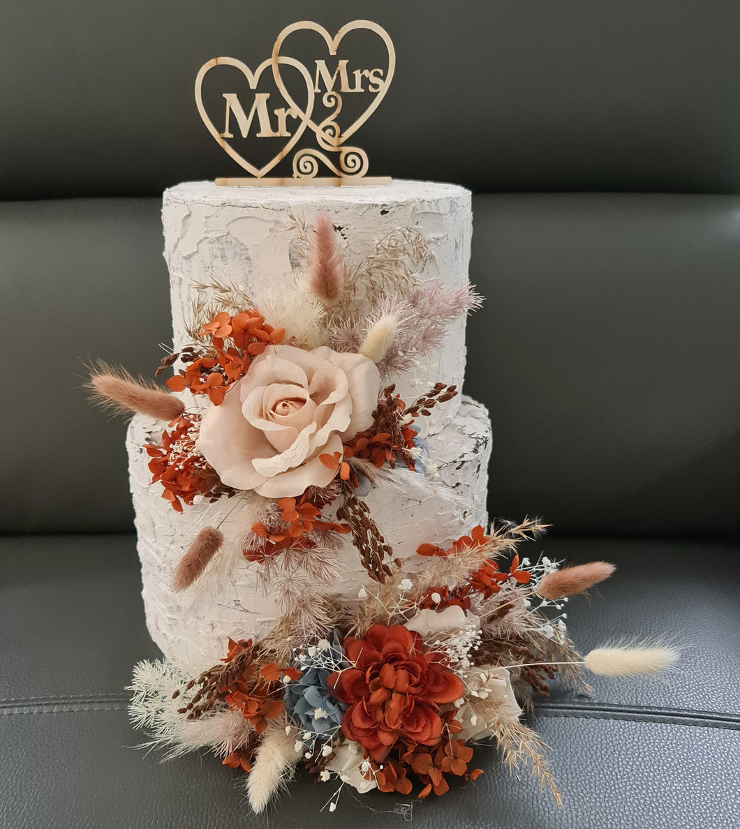 Rustic boho Wedding cake flowers
