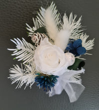 Load image into Gallery viewer, Winter style bridal bouquet &amp; buttonhole
