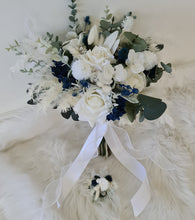 Load image into Gallery viewer, Winter style bridal bouquet &amp; buttonhole
