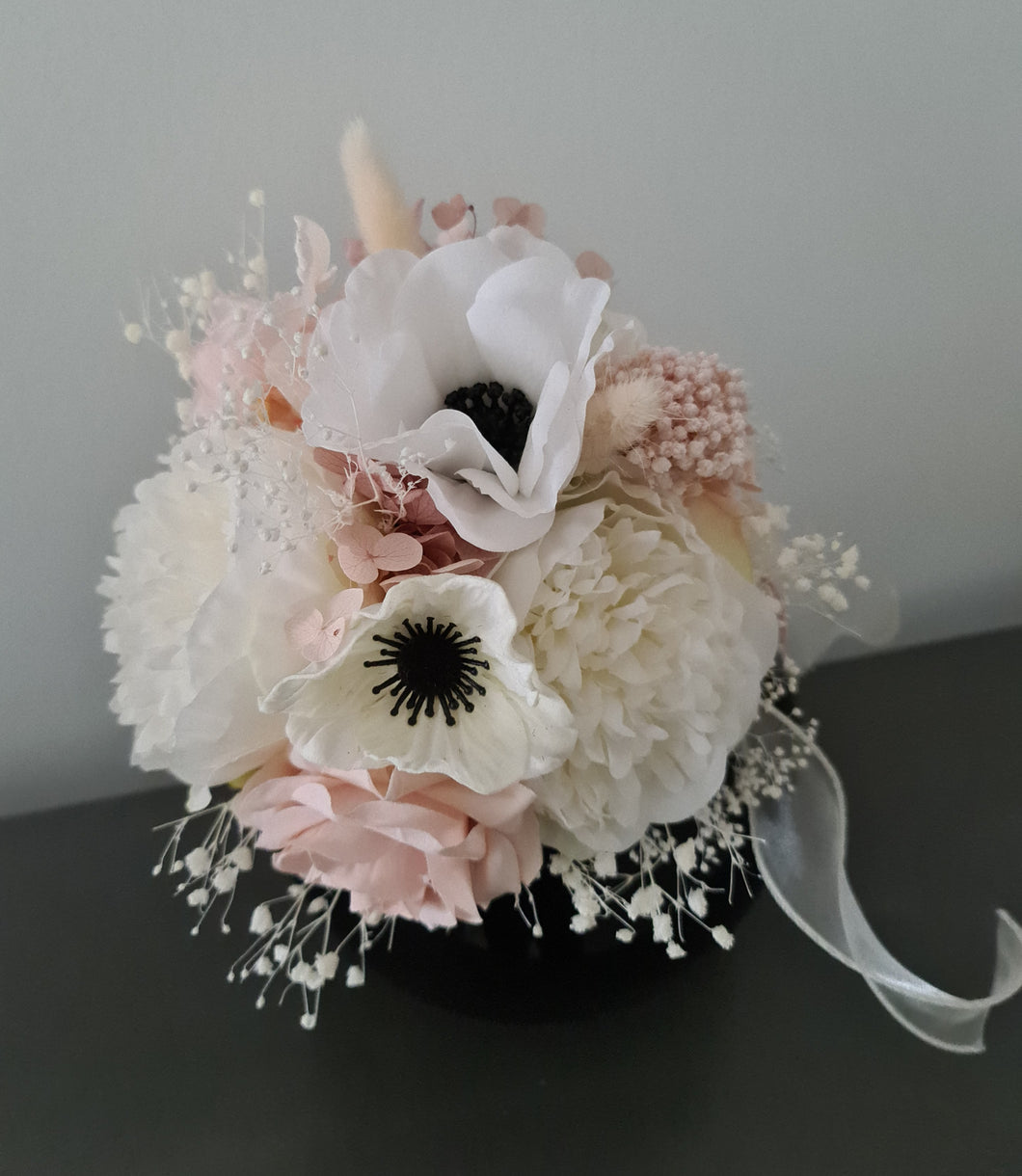 Bridesmaids bouquets in blush